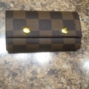 Louis Vuitton Keyholder. Refurbished from authenti